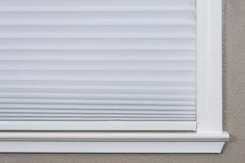 Easy Lift Fabric Pleated Light Filtering Shade - White